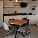 The V Apartament *
